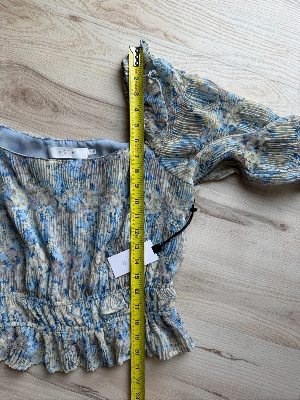 Astr Floral Smocked Puff-Sleeve Crop Top in Blue and Cream